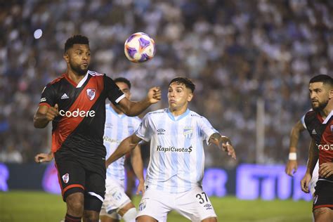 River Empat Con Atl Tico Tucum N Y Le Da Una Pizca De Esperanza A Los