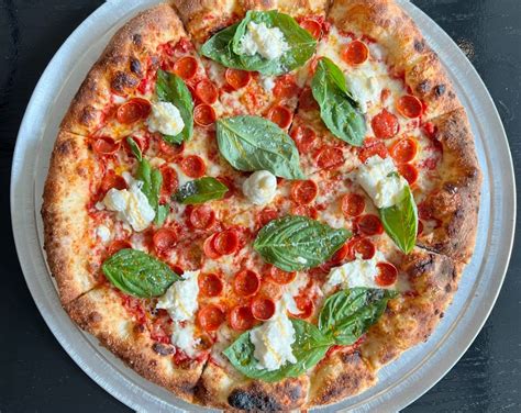 Acclaimed Local Chain Andys Pizza Opens In Old Town Alxnow