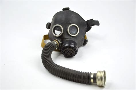 Pdf Kindergasmaske Gr Gasmask Pit