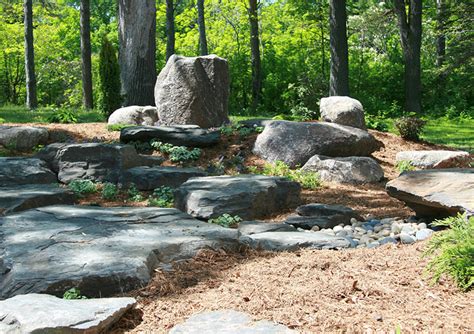 Boulder and Stone Settings | Masterpiece Landscaping