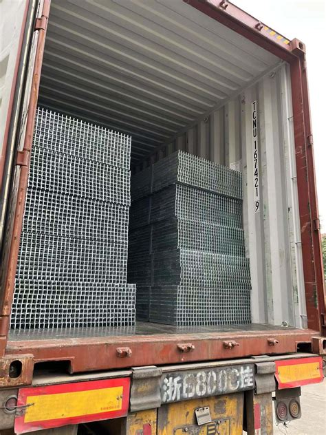 Hot DIP Galvanized Steel Grating Price Steel Grid Price Trench Grating And Stair Tread Price