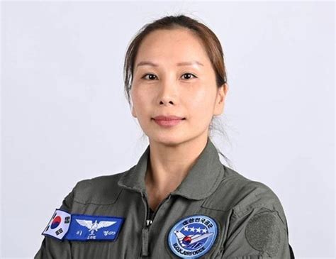 Vietnamese Immigrant Chosen As One Of South Korean Air Forces National