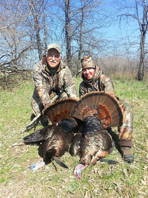 Kansas: 2 Day 2 Night Eastern Wild Turkey Hunt for 2 Hunters / Includes