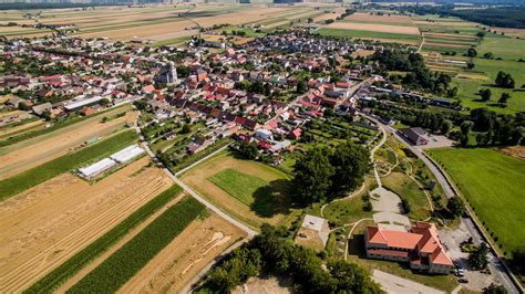 Widok miasta z lotu ptaka Galeria URZĄD MIEJSKI W SULMIERZYCACH