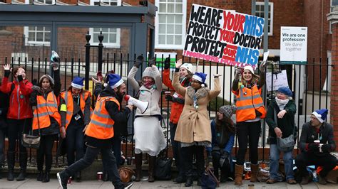 Junior Doctors Strike In England Disrupts Care For Thousands The New