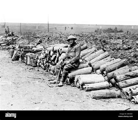 Wwi British Soldier Sitting Hi Res Stock Photography And Images Alamy