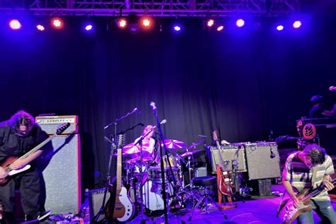 Yo La Tengo Brings Live Music Back To Holyoke Massachusetts Daily