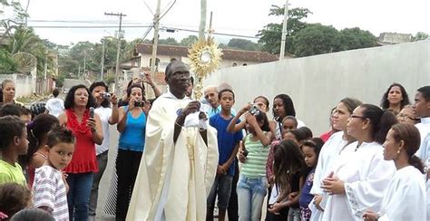 Padre Sofre Sequestro Rel Mpago E Tem Carro Roubado Em Guarapari Es