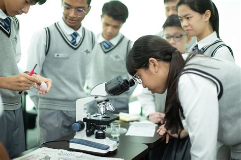 Students Science Practicals Wing International