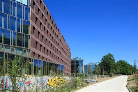 Rosa Parks Office Building Paris France En 2021 Bâtiments De