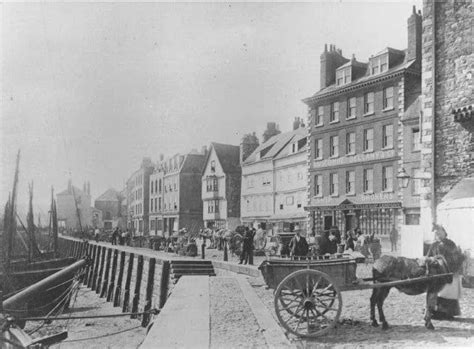 60 Incredible Vintage Photographs That Capture Everyday Life In Plymouth From The Early 20th