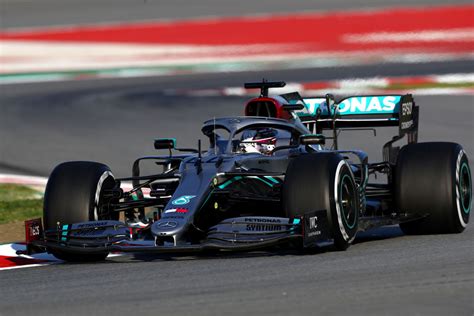 Formula 1 Test Barcellona Le Due Mercedes Dominano Il Day 1 La