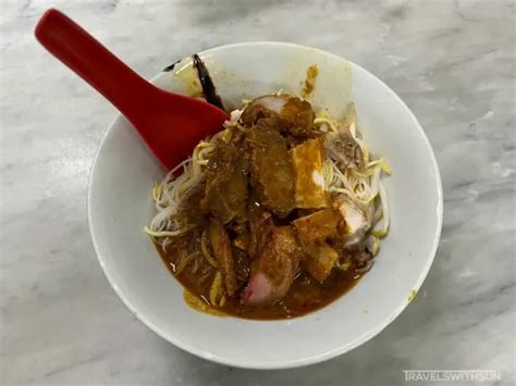 Chuan Fatt Curry Mee Shop Old School Curry Noodles With Fried Chicken