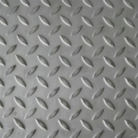 Material Grade EN9 Mild Steel Chequered Plates Size 4mm Thickness