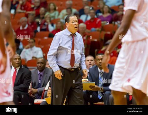 February 12, 2015: Houston Cougars head coach kelvin Sampson during the ...