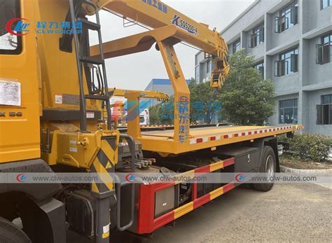 China HOWO 3Tons Flatbed Tow Truck With XCMG Crane Manufacturers