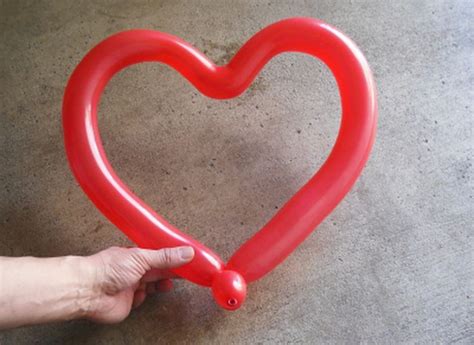 How To Make A Heart Balloon Sculpture