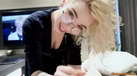 Blonde Girl Love Deepthroat