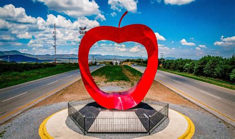 Inaugura Gobernadora Escultura Coraz N De Manzana En Guerrero