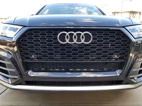 Audi Q7 Black Grille