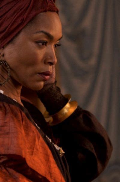 Marie Laveau Angela Bassett American Horror Story Angela Bassett Portrait