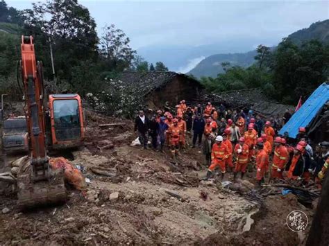 云南巧家小河镇马鞍村烂泥箐滑坡自然灾害 8人遇难