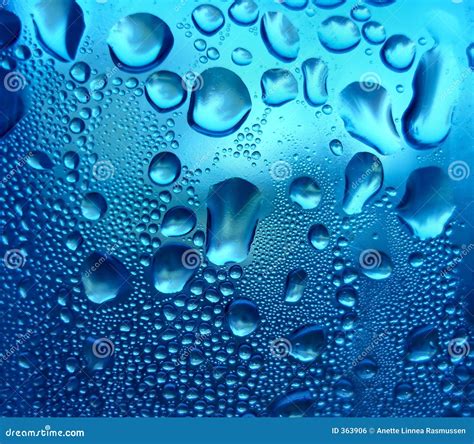 L Eau Bleue Avec Des Bulles Photo Stock Image Du Abstrait Bulles