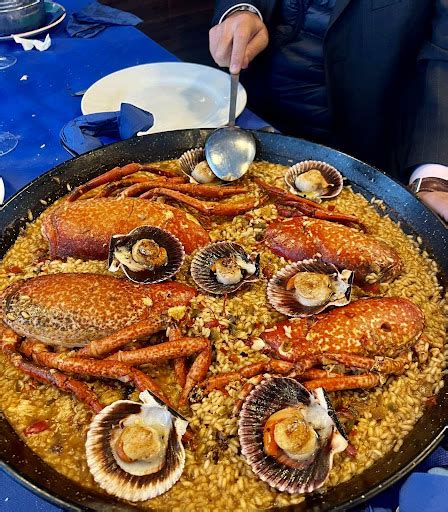 Restaurante El Muelle Del Barrio Pesquero En Santander