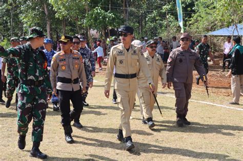 Bupati Banjar Apresiasi TMMD Buka Akses Jalan Di Desa Terisolir