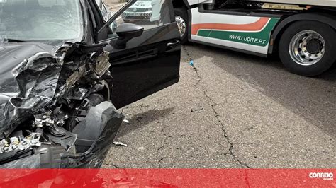 Acidente De Transporte Um Ferido Grave Em Colis O Entre Cami O E Carro