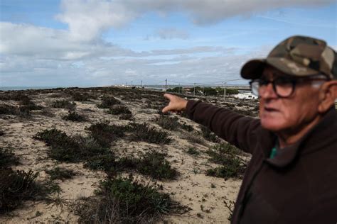 Residents refuse to leave as government plans to demolish 49 homes on