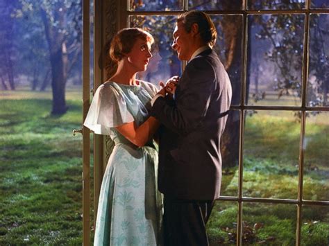 Why Julie Andrews Never Dated Her The Sound Of Music Co Star