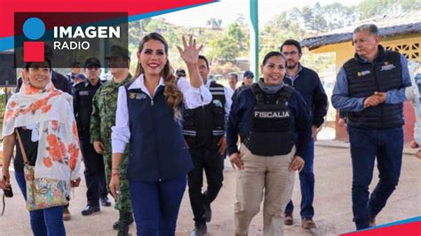 Se Re Ne Evelyn Salgado Con Habitantes De El Durazno En La Sierra De