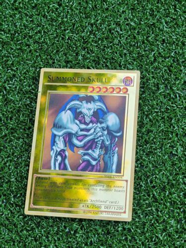 Yugioh Summoned Skull Ysyr En004 1st Edition Premium Gold Metal Ebay