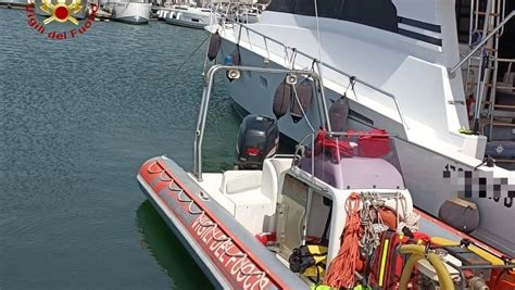 Incendio In Un Traghetto Al Porto Di Piombino Passeggeri Evacuati