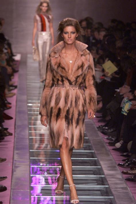 Versace Fall Ready To Wear Collection Runway Looks Beauty