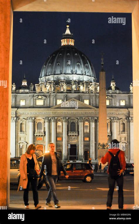 St Peter S Square Carlo Maderno Facade And Michelangelo Dome Of