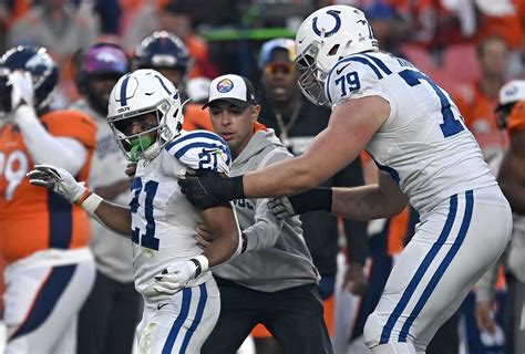 Colts Nyheim Hines Exits After Stumbling Following Hit To Head