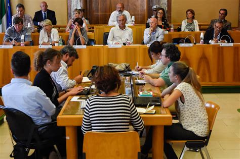 Consiglio Comunale A Latina Luna Notizie Notizie Di Latina