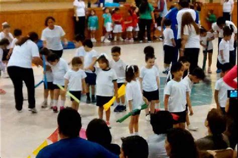 Alumnos del jardín de la Escuela Normal deleitaron a padres y seños