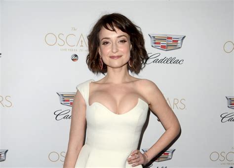 “AT&T Girl” Milana Vayntrub’s Height, Weight, Size & More