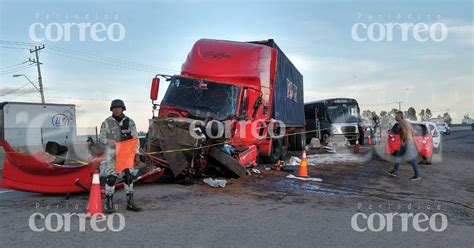 Un Muerto Y Cuatro Heridos Deja Choque Entre Tráiler Y Cuatro Vehículos En La Irapuato Salamanca