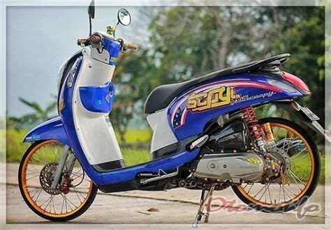 Inspirasi Populer Modifikasi Motor Scoopy Simple