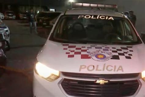 Armado Faca Homem Invade Batalh O Na Zona Norte E Morto Por Pm