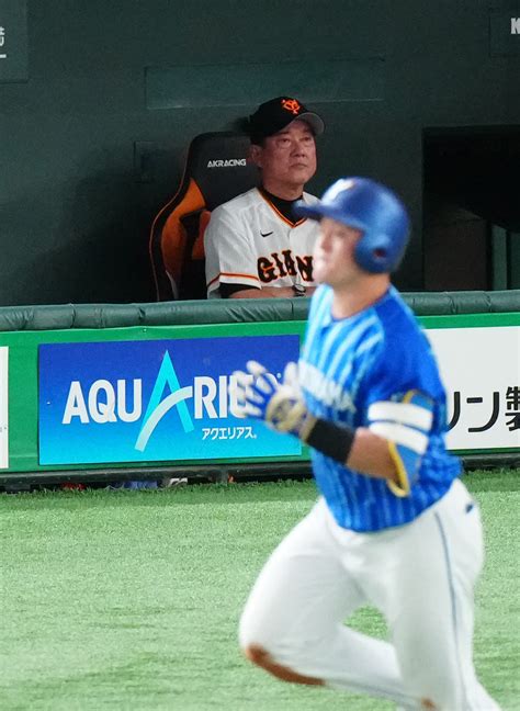 【dena】牧秀悟9回に逆転の特大19号2ラン 先発の東克樹はベンチで号泣 プロ野球写真ニュース 日刊スポーツ