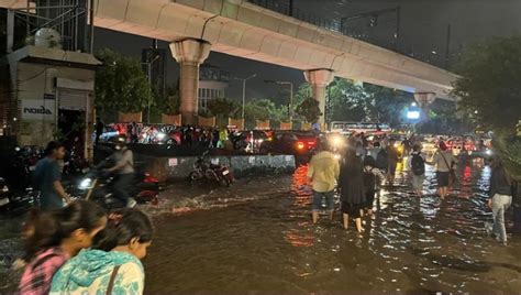 Heavy Rain Submerges Delhi Ncr Large Parts Of National Capital Face