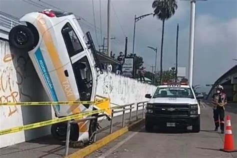 Taxi Queda Colgando De Un Puente En Córdoba Veracruz Xeu Noticias Veracruz