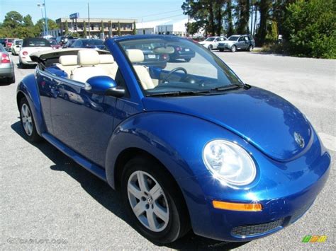 Laser Blue Volkswagen New Beetle Convertible Photo