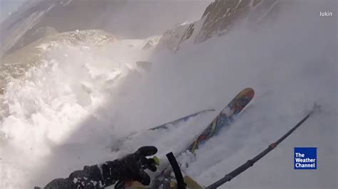 Video Skier Miraculously Survives An Avalanche In Montana Snowbrains