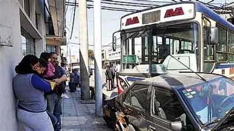 Ocho Heridos En Otro Accidente Con Un Colectivo